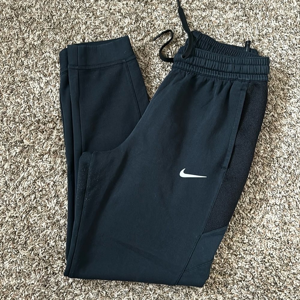 Black nike joggers size medium
